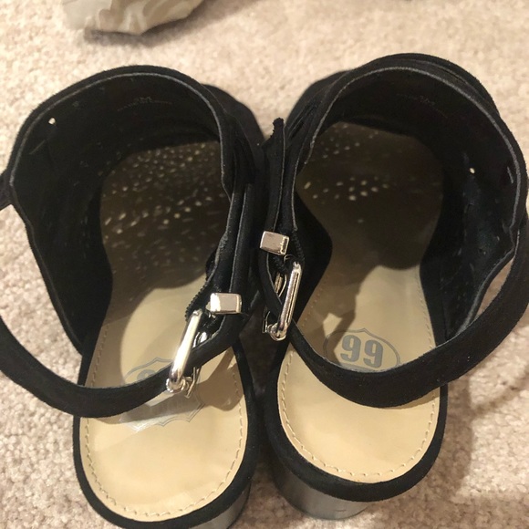 Route 66 Open Toe Slingback Chunky Heels, Size 5 - Picture 4 of 6